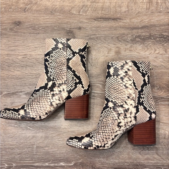J. Crew Sadie Snake Embossed Leather Booties / Sz 6.5 - Picture 3 of 9